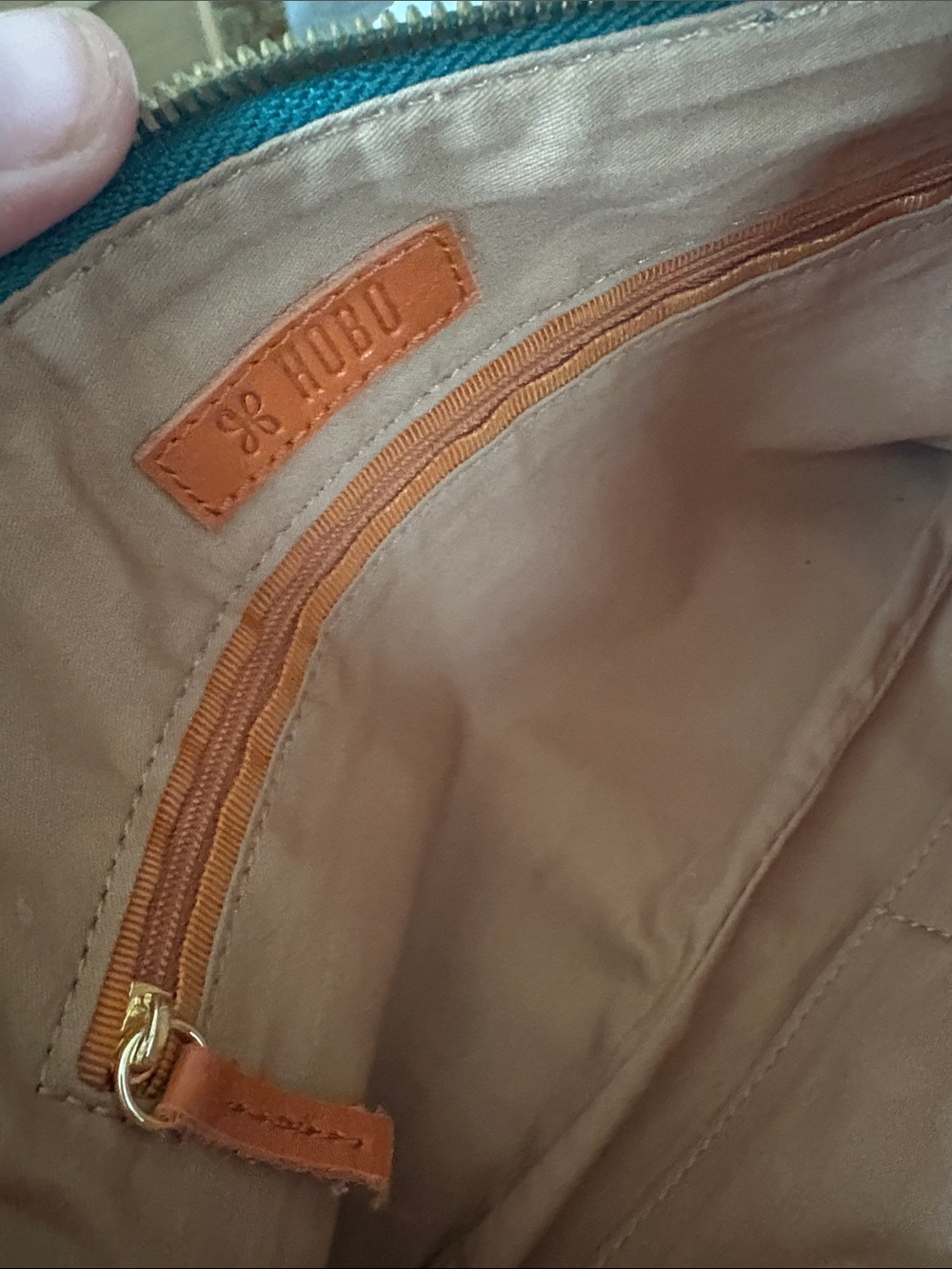 HOBO | Sable Wristlet in Spruce Leather - Picture 4 of 5
